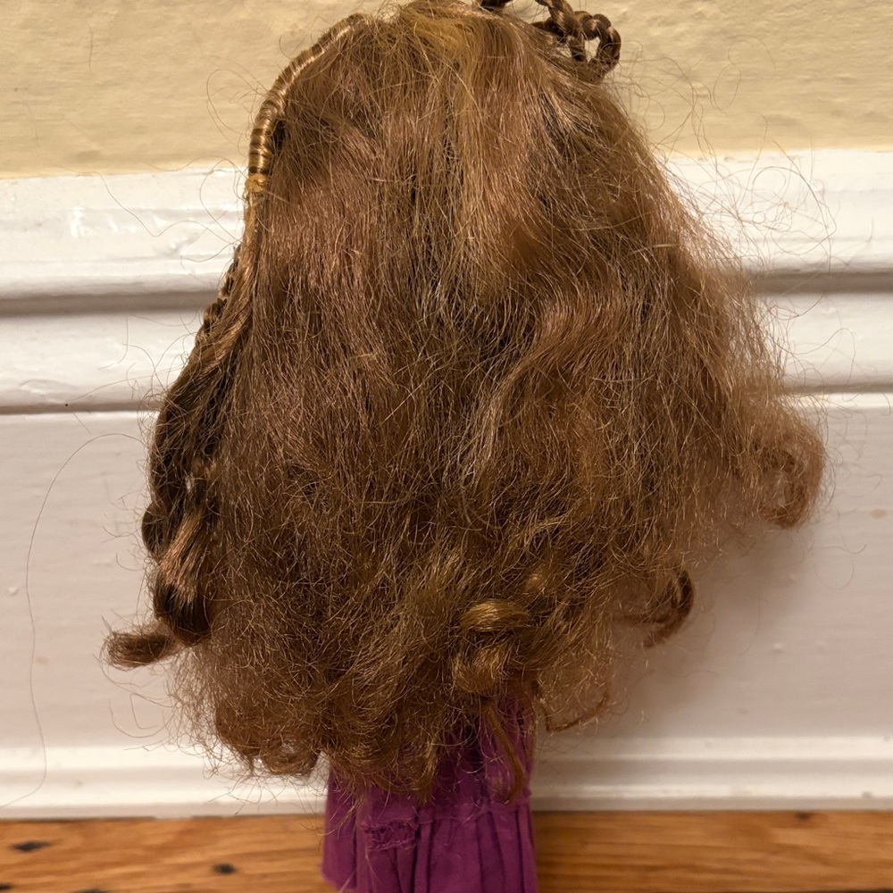 Bratz Genie Magic Yasmin Doll with Purple Outfit and Brown Hair - Picture 4 of 11